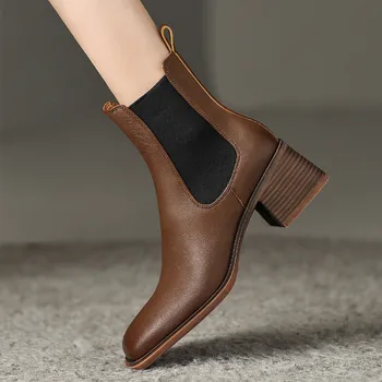 Artı boyutu 34-42 kadın hakiki deri elastik slip-on sonbahar chelsea çizmeler 5.5 cm kalın med topuk kare ayak rahat kısa çizmeler
