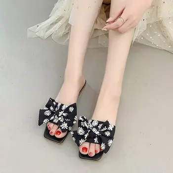 Dış Kadın Sandalet 2023 Yaz Yeni Kore Versiyonu Moda Çiçek İlmek Burnu açık Düz Zarif Kadın Terlik 1