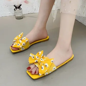 Dış Kadın Sandalet 2023 Yaz Yeni Kore Versiyonu Moda Çiçek İlmek Burnu açık Düz Zarif Kadın Terlik 2