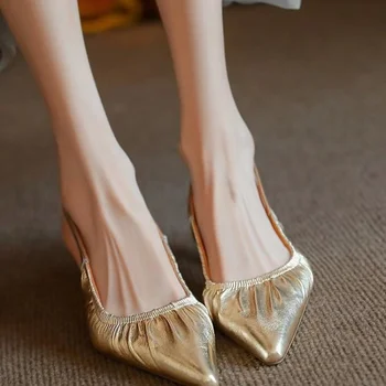 İnek derisi Pilili Baotou Sandalet Kadınlar için İlkbahar / Yaz 2023 Peri Moda Sivri Küçük Topuklu 3