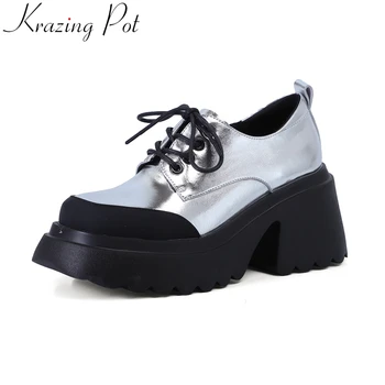 Krazing Pot Moda Patent Deri Süper Yüksek Platformu Rahat Bahar Ayakkabı Lace Up Marka Artan Zarif Muhtasar Kadın Pompaları