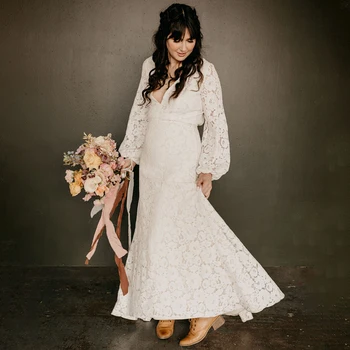 Uzun Bishop Kollu Mütevazı Dantel düğün elbisesi Custom Made Bir Çizgi V Boyun Yüksek Düşük Ayak Bileği Uzunluğu Kapalı Geri Romantik gelinlikler