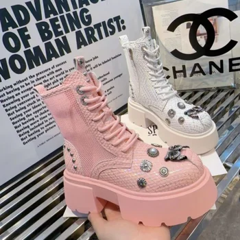 Yaz Seksi Beyaz Nefes Platformu Çizmeler Kadın Toka Çizmeler Dantel-up Örgü Deri Çizmeler Kadın yarım çizmeler Kadınlar için düz ayakkabı